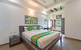 Treebo Shivam Inn Near Singapore Mall